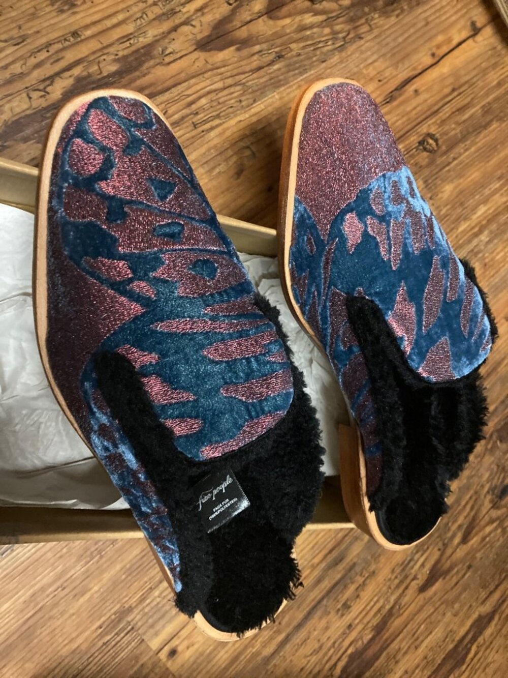 Free People Mules Shoe Butterfly Effect Size 9 US 39 EU Red New In Box - Picture 3 of 12